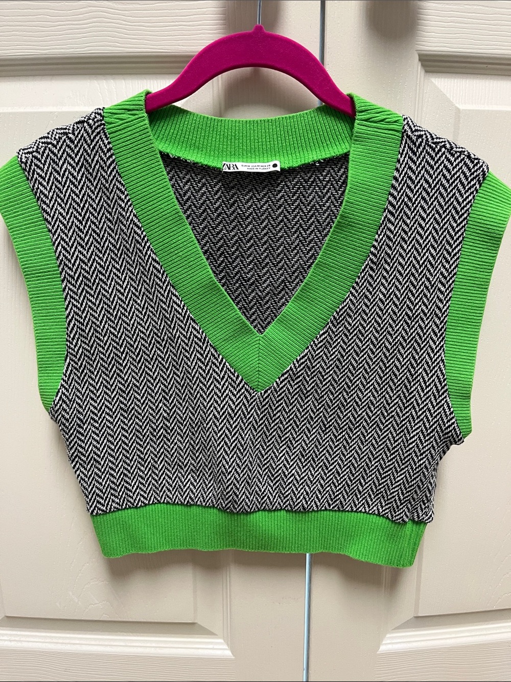 Zara Black & White Herringbone Knit Vest with Neon Green Trim
